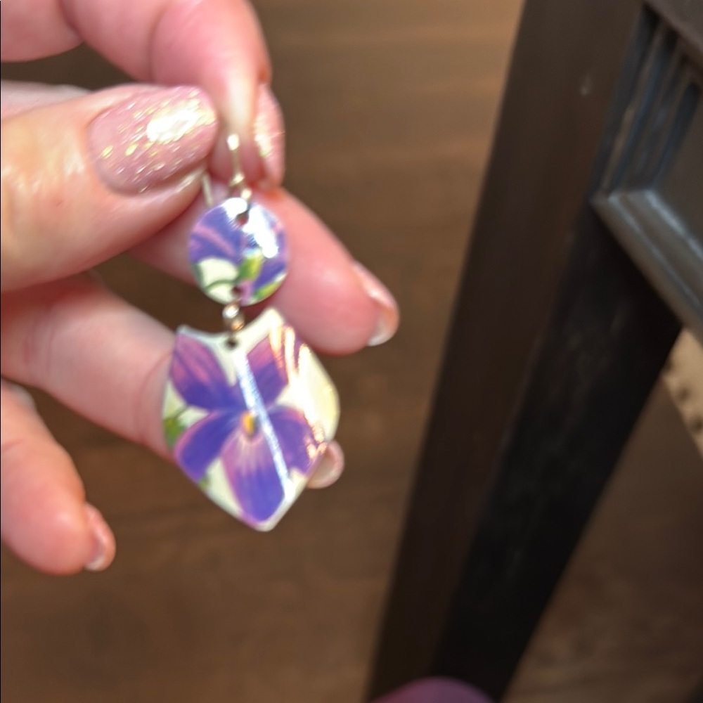 Violet drop earrings